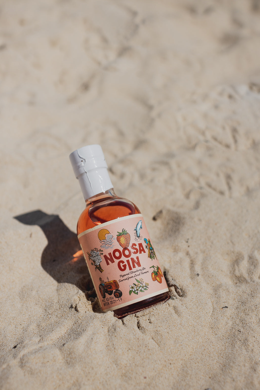Noosa Strawberry Gin 200ml Noosa Gift Co.